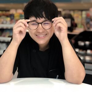 Meet your Posher, Hpauyam